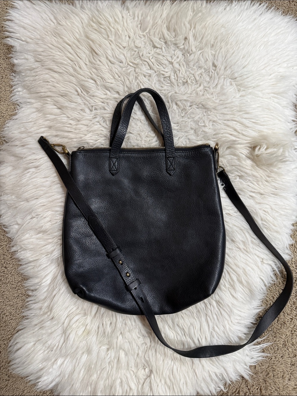 Madewell Zip-top Black Leather
Transport Crossbody